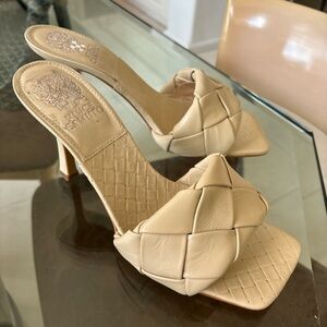 VINCE CAMUTO BRELANIE BRAIDED STRIP SANDALS